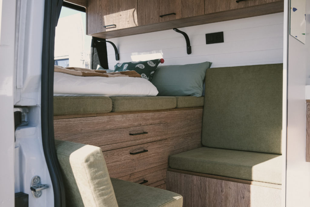 Furgoneta de alquiler para Semana Santa Meraki Campervan Valencia